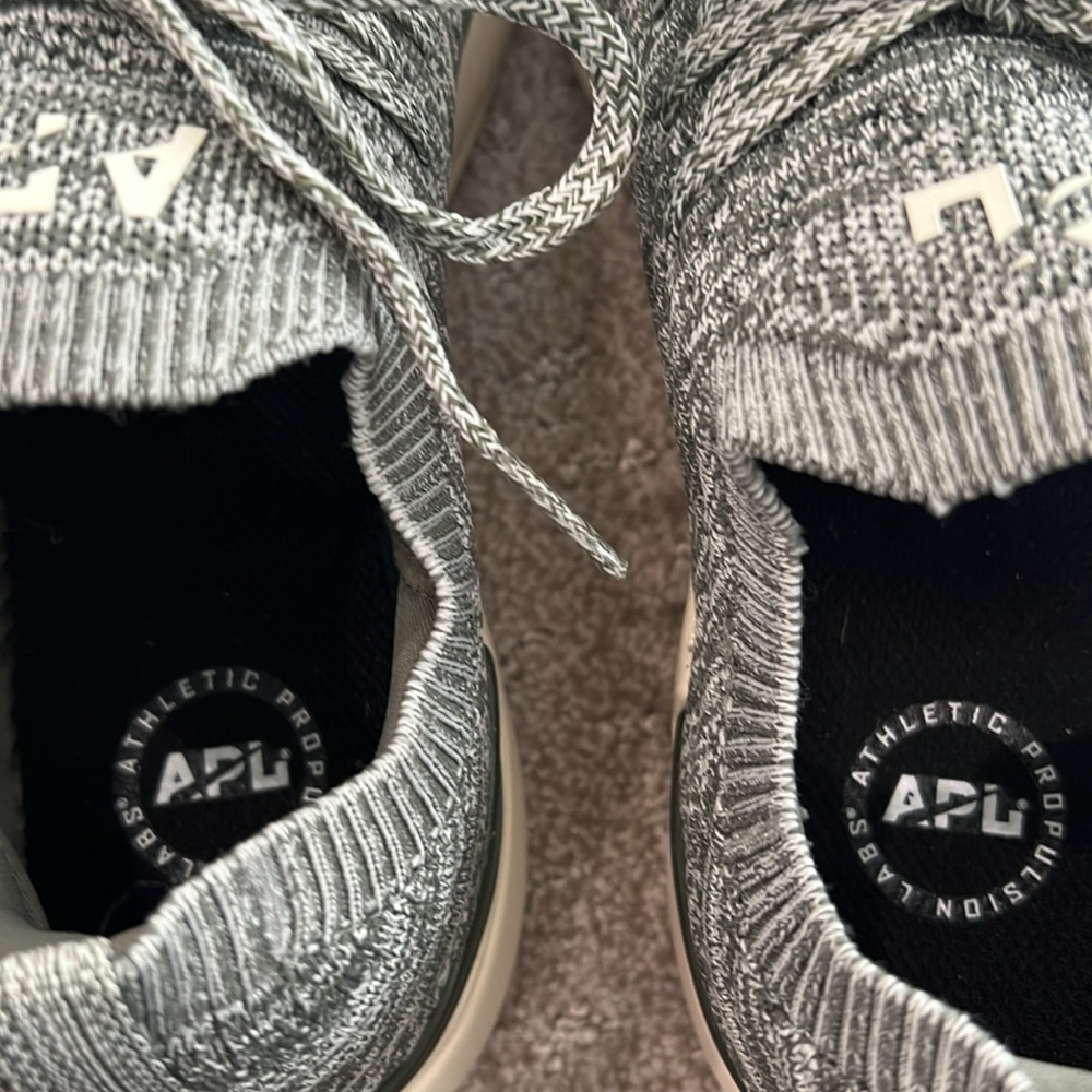 APL mesh weave pull on athletic shoes - EUC - size 9.5 - Picture 6 of 8